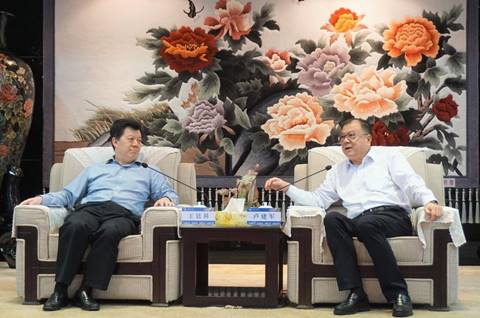 //news.avziyuan.net/__local/D/04/77/BCE230B2AB71DFC1F9EE31A3B2D_21F3AA60_1C626.jpg?e=.jpg